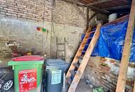 Stark sanierungsbedürftiges Landhaus - ideal für Handwerker!