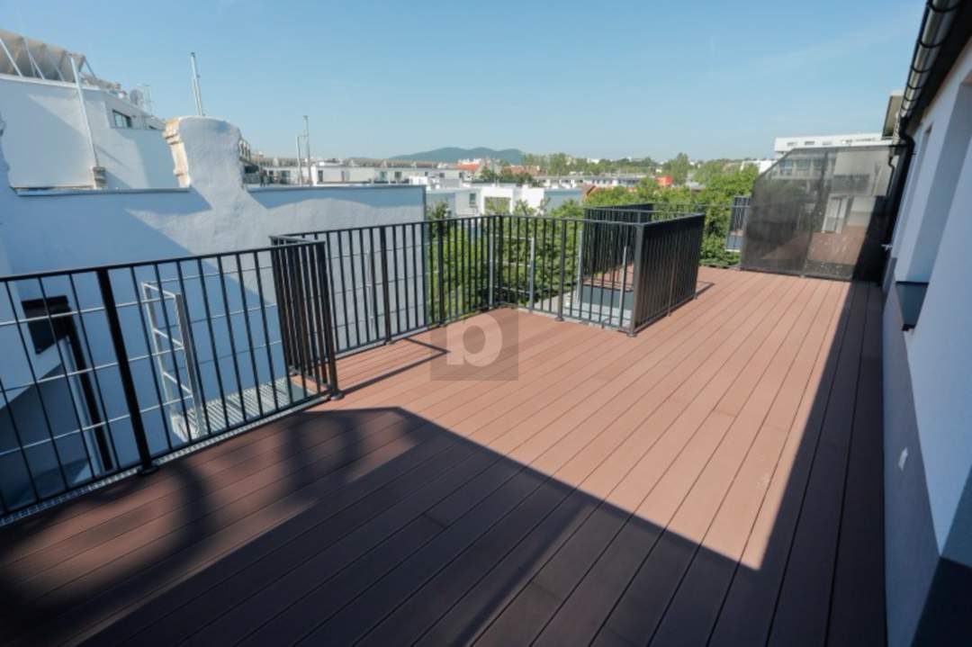 TERRASSENHIT MIT WEITBLICK