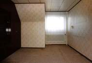 GEDIEGENES HAUS MIT ZWEI WOHNEINHEITEN UND GROSSEM GARTEN!