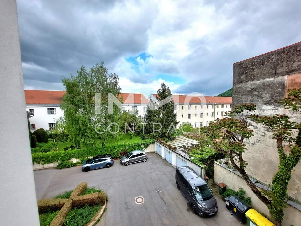 Zentrale Lage: 3-Zimmer-Wohnung mit sep. Küche