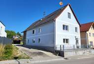 Sanierungsbedürftiges Wohnhaus mit schönem Garten