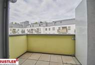 Innehoflage mit Balkon