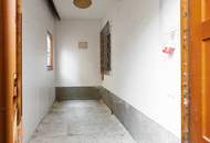 MIETKAUF | Ca. 404 m² Nutzfläche | Sanierungsbedürftig | Potenzial zum Luxuseinfamilienhaus oder Mehrgenerationenhaus | Ost/West | Großer Garten &amp; Garage