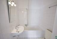 Helle 3-Zimmer-Dachgeschoß-Wohnung mit Blick auf die Votivkirche