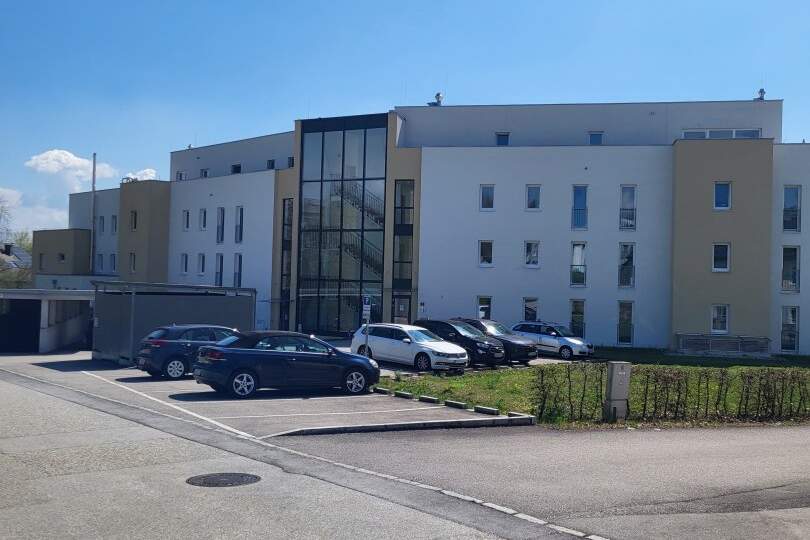 Penthouse-Feeling mit 41 m² Terrasse &amp; exklusivem Glasverbau – Wohnen auf höchstem Niveau, Wohnung-kauf, 549.000,€, 4690 Vöcklabruck