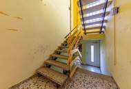 GROßZÜGIGE LIEGENSCHAFT MIT GARAGE IN STOCKERAUER STADTLAGE!