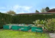 "Haus mit Garten, Pool, und Garage"