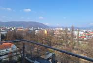Rundum Stadtblick: 3-Zimmer-Wohnung mit Terrasse und Balkon I Bezirk Lend