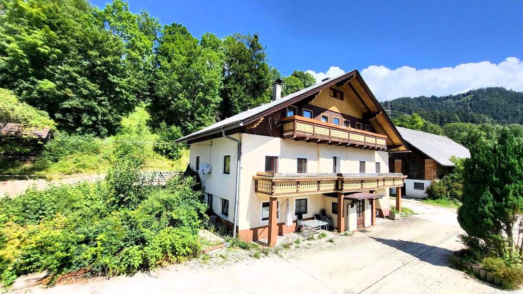 PROVISIONSFREI!!! Große Wohneinheit in einem historischen Gebäude!