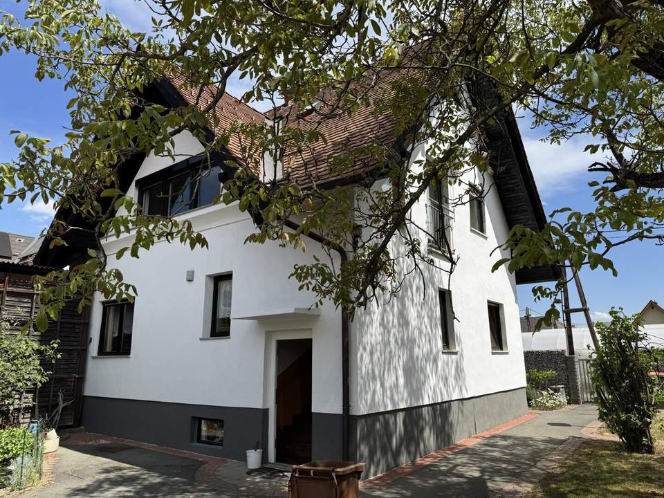 Großzügiges 5-Zi-Haus in Graz mit Garten, Pool &amp; Einliegerwohnung – Top Zustand!