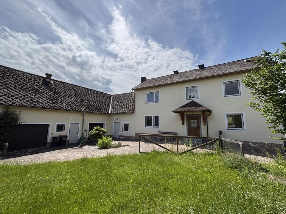 Wohnhaus samt Wirtschaftstrakt mit Entwicklungsmöglichkeiten