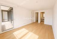 LAXURY: Directly at the main train station - big 4 room apartment Commission-free