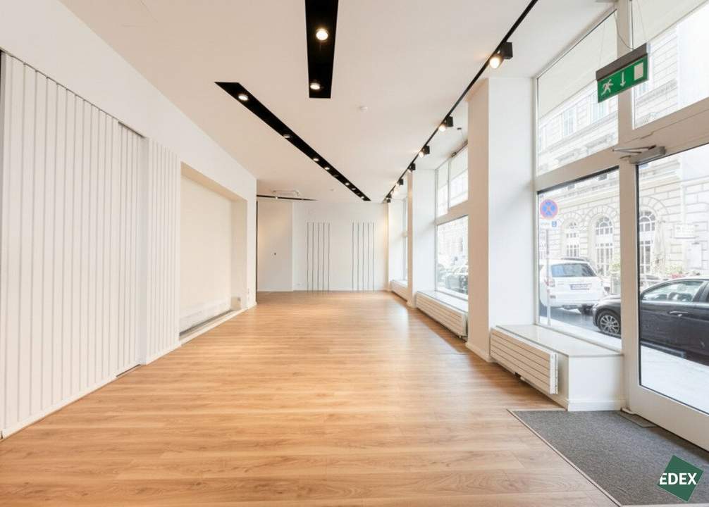 Hochwertige Retailfläche auf zwei Ebenen mit großzügigen Auslagen und hoher Sichtbarkeit