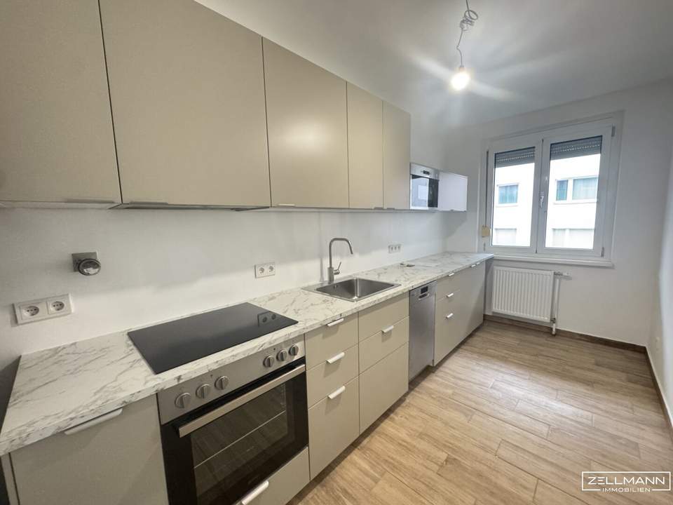 Erstbezug nach Sanierung - Moderne 2-Zimmer-Wohnung mit Balkon | ZELLMANN IMMOBILIEN