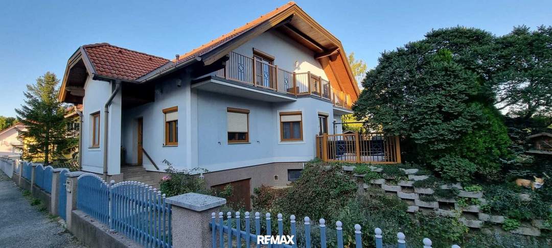 "Exclusives Immobilienanwesen"