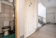 ++NEU++ Ruhige 2-Zimmer Altbau-Wohnung mit getrennter Küche, viel Umbau-Potenzial!