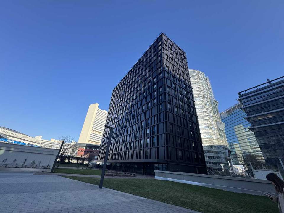 Geschäftslokal in den neuen DC Flats zu mieten!