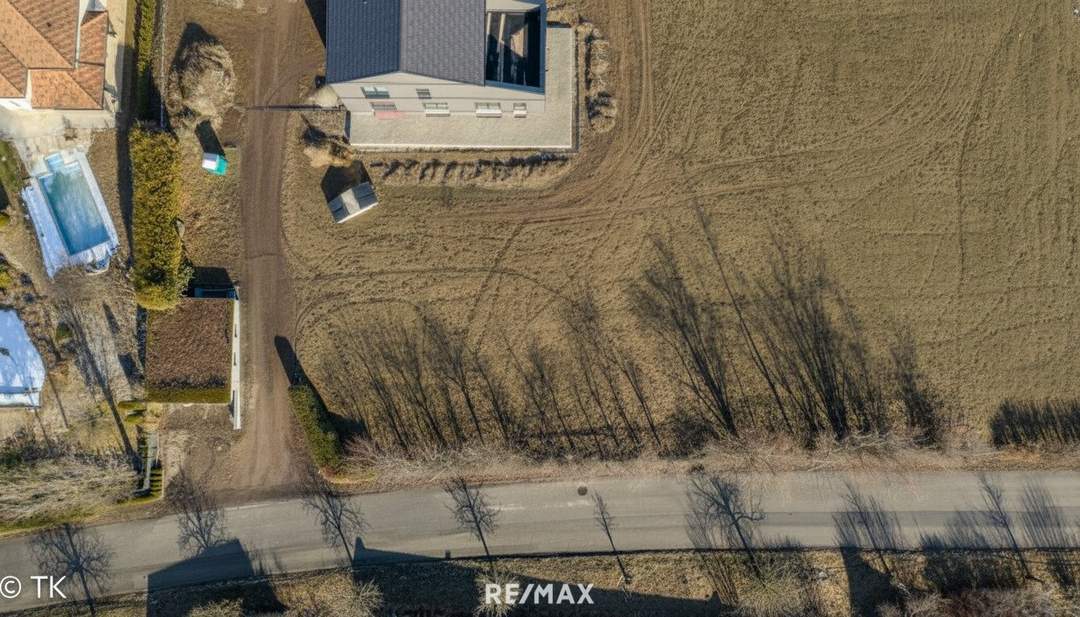 Baugrund in ausgezeichneter Lage mit vorhandener Garage