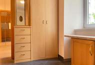 2-Zimmer-Altbauwohnung nahe U1 | Balkon vorübergehend bewilligt