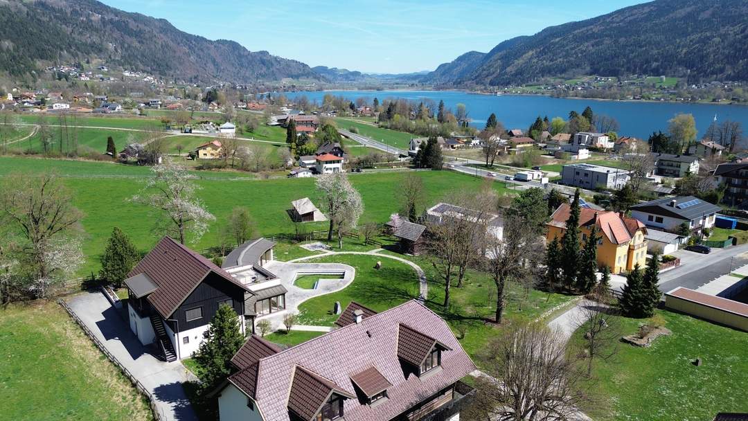 Stillvolle Dachgeschosswohnung mit Seeblick, Pool & Wellness – Bodensdorf am Ossiacher See