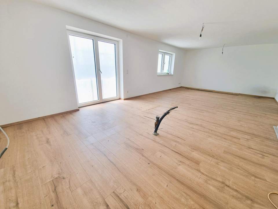 Moderne 4-Zimmer-Gartenwohnung in Köstendorf – mit Fernblick