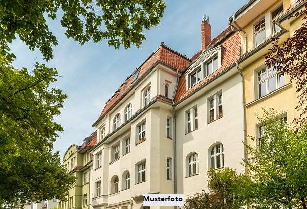 Großzügiger Altbauklassiker im 1. Obergeschoss - 252,13 m²