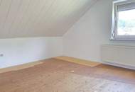 Provisionsfreie Mietwohneinheit in einem Wohnhaus im Obergeschoß in ländlicher Ruhelage.