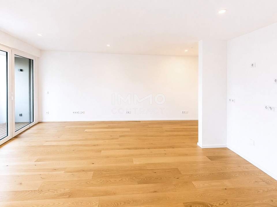 Affordable 2-Room Apartment at a Great Price: Directly at the main train station: Commission-free