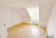 PROVISIONSFREI - SANIERT - ERSTBEZUG: eine sehr gut angelegte und helle 2-Zimmerwohnung im Dachgeschoss mit Eigengarten und zusätzlichen GOODIES!