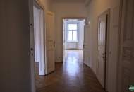 WG-geeignet: Schöner 3,5-Zimmer-Altbau mit hofseitigem Schlafzimmer