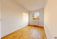 ERSTBEZUG nach Sanierung I 4 Zimmer Wohnung mit Loggia in Ruhelage I Tischler Küche mit Siemens Geräte inklusive I 360° Rundgang