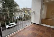 4 Zimmer - Wohnung in ruhiger Sackgasse; 500m von der U-Bahn Station St. Veit; 1000m vom rotem Berg entfernt