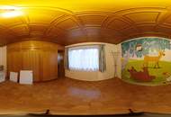 Haus mit zwei Wohneinheiten und Gartenidylle