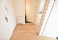 Schöne 1-Zimmer-Wohnung mit Balkon direkt an der Donau