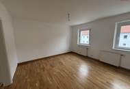 AB SOFORT: frisch sanierte, helle Single-Wohnung mit idealer Raumaufteilung in Steyr Münichholz! Gemütliche Wohnküche und separates Schlafzimmer versprechen höchsten Wohnkomfort!