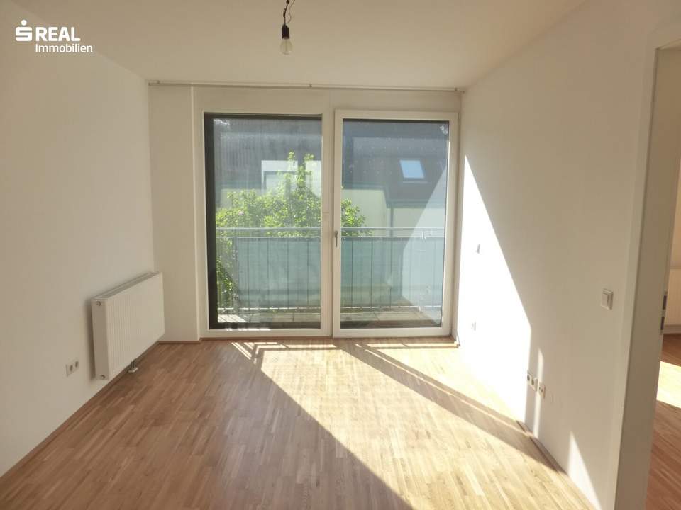 Sonnige, moderne 2-Zimmer-Wohnung mit Balkon und Garagenplatz - nur 295.000,--