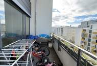 Tokiostraße / Kirschblütenpark: VIS / Japanische Schule: Möblierte 4 Zimmer-Maisonetten-Wohnung mit einer Loggia und Terrasse + optionaler Garagenstellplatz!