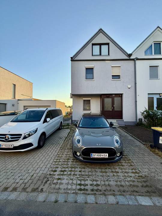 FAMILIEN-TRAUM ! GROSSES ECKREIHENHAUS IN SEHR GUTER LAGE