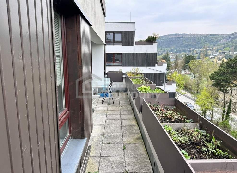 Große 3-Zi-Wohnung mit Balkon &amp; 2 Stellplätzen in Mödling !