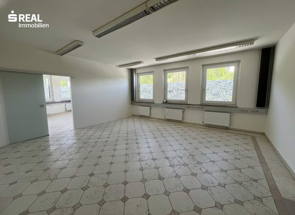 Bürofläche in Top-Lage Thalgau – sichtbar, flexibel &amp; bestens angebunden