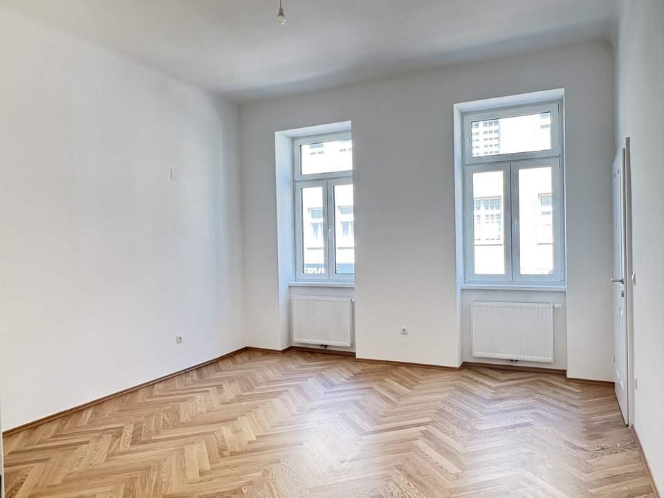 ZUM VERLIEBEN! - TRAUMHAFT SANIERTE 3-ZIMMER-WOHNUNG IM STILALTBAU