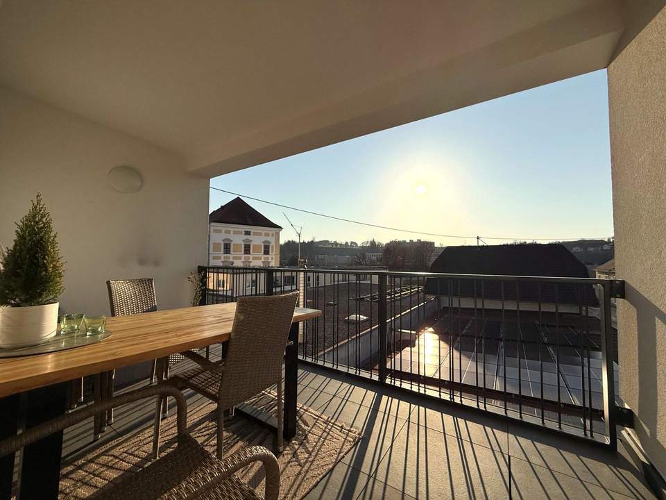 Moderne Mietwohnung mit Loggia im Zentrum