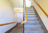 Hier rauscht kein Verkehr, nur die Blätter im Hof! TOP saniert + Hofseitige Terrasse + Viel Grün + Viel Lebensqualität + Absolute Ruhelage + Ideale Raumaufteilung! Besser geht´s nicht! Nicht lange zögern...