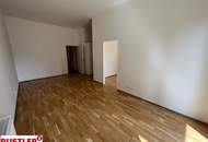 2 Zimmer Wohnung mit Grünfläche