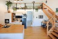 Wohnen mit Weitblick – außergewöhnliche Dachgeschosswohnung mit Galerie und Balkon in Pixendorf