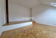 2 Zi- Dachgeschoßwohnung im Altbau