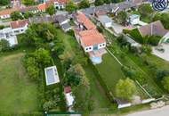 Charmantes Bauernhaus mit großem Grundstück, langgezogenem Hof, 2 Wohnungen und einem Swimmingpool