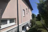 Tolles Zweifamilienhaus mit Einliegerwohnung, sonniger Terrasse, Keller, Doppelgarage und Pool!