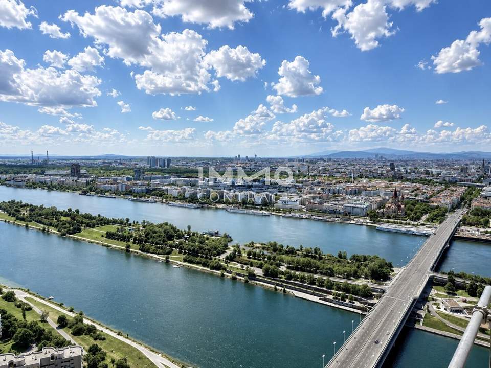 Skyline & Wasserblick – Stilvolle Loggiawohnung im DC Tower 2