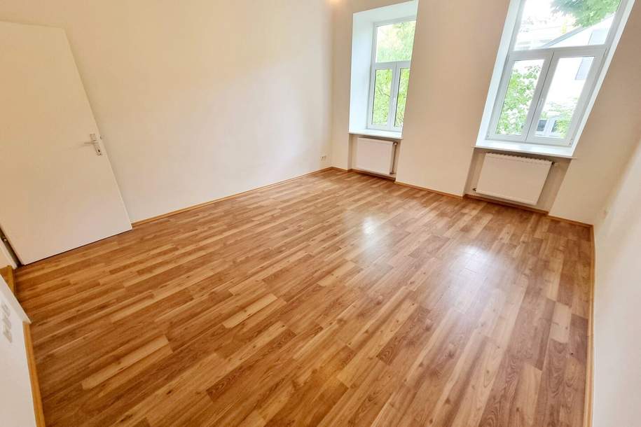 Kleinformat mit Wow-Effekt - Blick ins Grüne, U-Bahn ums Eck! Entzückende Kleinwohnung im ruhigen Hoftrakt! 2 toll aufgeteilte Zimmer + Angenehme Ruhelage in 1030 Wien + Schönes Altbauhaus!, Wohnung-kauf, 242.000,€, 1030 Wien 3., Landstraße